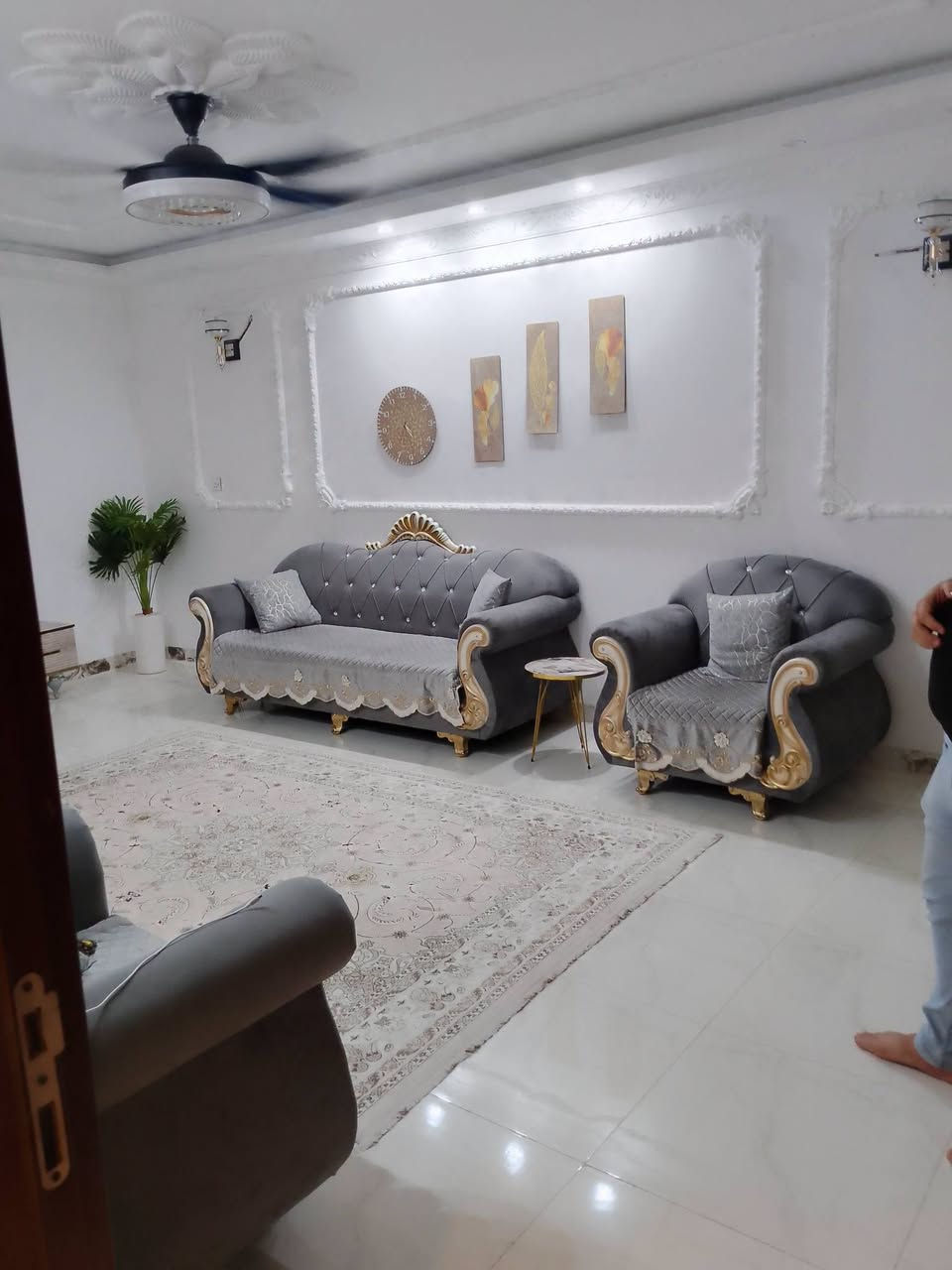 دار للبيع طابو ملك صرف
200متر 
بناء سنه 2025 طابقين واجهة ملكي متكامل يتكون الدار 
من /5غرف نوم واستقبال ومطبخ وصالة عدد 2 وقاطع صحيات طابق الأرضي و طابق الثاني 
العنوان /كركوك حي معلمين قرب جسر الرابع او مقابيل مجمع جوهرة السكني 
السعر /310 وقابل للتفاوض مباشر مع صاحب العقار
للاستفسار اكثر يرجى الاتصال بالرقم 
***********
