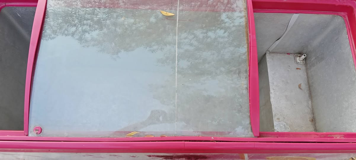 مجمدة للبيع  عوزة بس ماطور
***********
