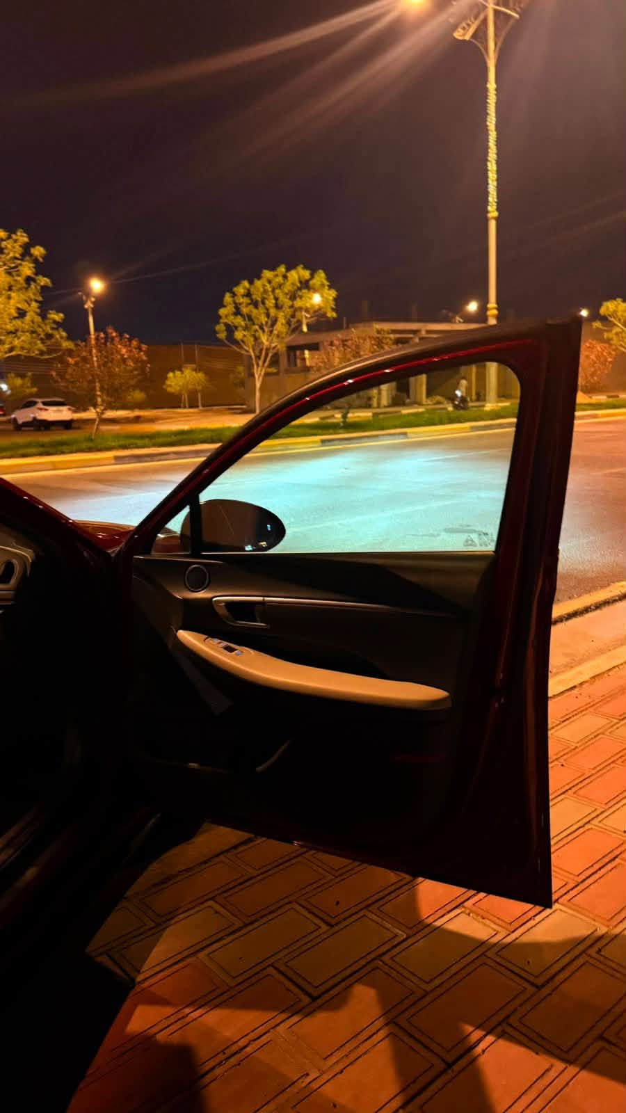 السلام عليكم
سوناتا 2023 وارد امريكي ✅✔️

حادثه بنيد صبغ و بارد بالجاملغ 

فول مواصفات عدا الفتحة مواصفات sel 
محرك 2500 

 ماشيه 39miالف

  السياره جديده داخل ابيض ملكي 

رادارات امامي خلفي حساسات جانبيه  

 السعر 158$ وبيها مجال بسيط

مكانه كربلاء

***********

