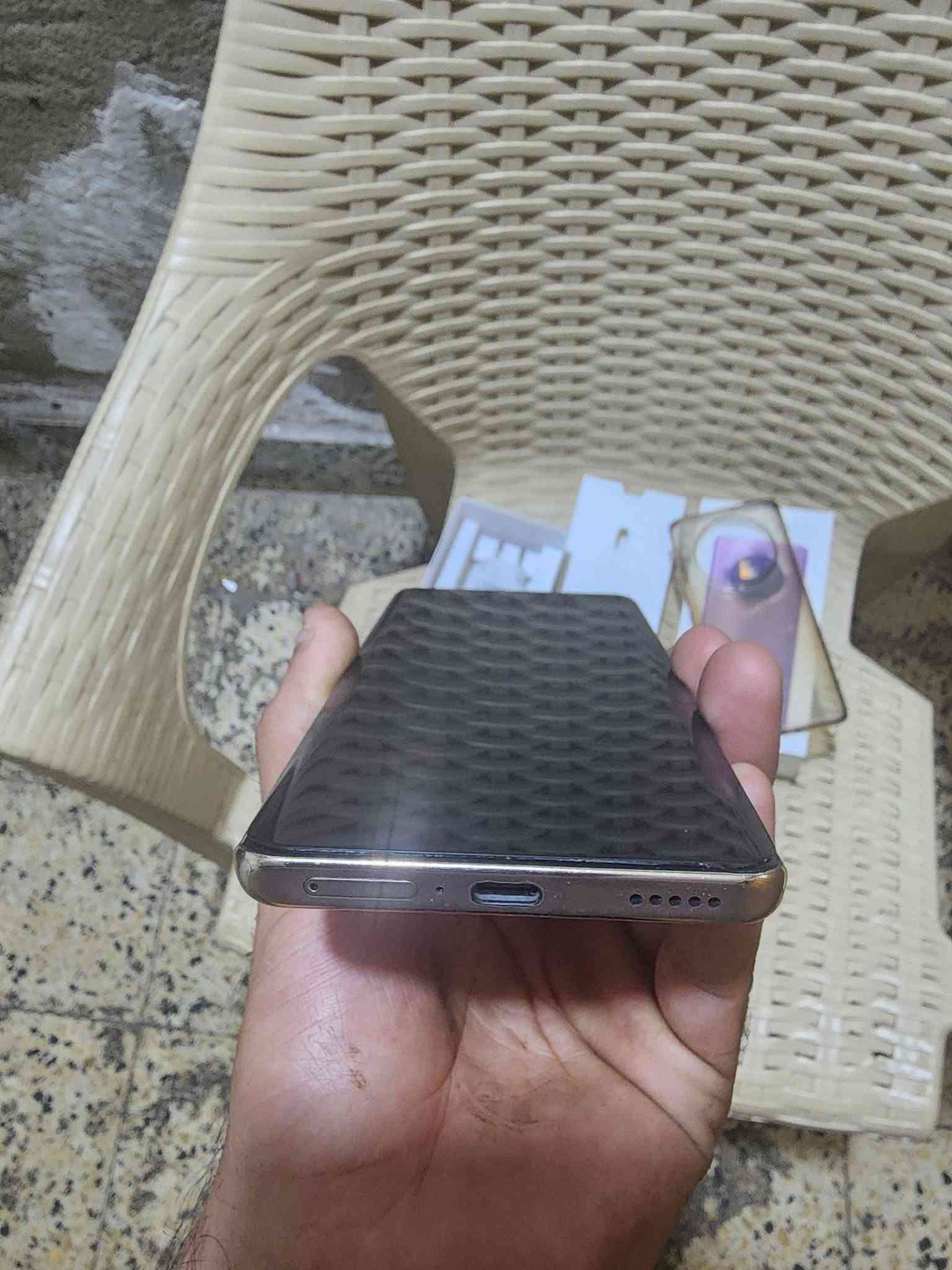 سلام عليكم هونر x9c مستخدم نظيف بلادي ذاكره 256 كامل ملحقات ٣٥٠ وبي مجال بغداد كماليه ***********

نص مكتوب في الصور:
- ١٧:٠٠
- حول الهاتف
- 10
- MagicOS
- اسم الجهاز
- HONOR X9c 5G
- المعالج المركزي
- Snapdragon 6 Gen 1
- ذاكرة الوصول العشوائي
- ٨,٠ غيغابايت
- بطارية السيليكون والكربون
- mAh 6600
- شاشة بتقنية حماية البصر من
- Honor
- ٢٧٠٠ × ١٢٢٤
- وحدة التخزين الداخلية
- المساحة الفارغة ٢١٥,١٧ غيغابايت
- الإجمالي ٢٥٦ غيغابايت
- الموديل
- BRP-NX1
- رقم الإصدار
- 10.0.0.168(C185E6R6P1)
- GPU Turbo
- إصدار MagicOS
- 10.0
- إصدار الأندرويد
- 16
- 13:55 الهاف حول R X9c 5G 10 MagicOS اسم الجهاز HONOR X9c 5G بطارية السيليكون والكاربون 6600 mAh المعالڬ المركزى Snapdragon 6 Gen 1 ذاكرة الوصول العشوائى ٨,٠ غيغابايت شاشة بتقنية حماية البصر من HONOR ٢٧٠٠ X ١٢٢٤ وحدة التخزين الداخلية المساحة الفارغة ٢١٥,١٧ غيغابايت الإجمالي ٢٥٦ غيغابايت الموديل BRP-NX1 رقم الإصدار 10.0.0.168(C185E6R6P1) GPU Turbo إصدار MagicOS 10.0 إصدار الأندرويد 16