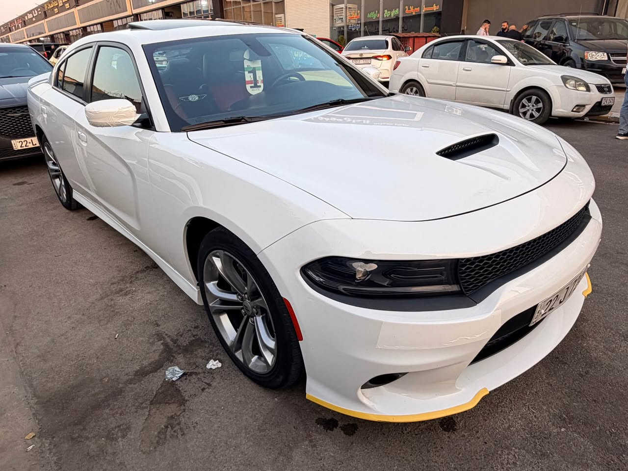 جارجر موديل 22جيتي بلص 
خليجي شركه هارلم 
فول مواصفات 
كشنات خزن 
كشن تدفئه تبريد
حساس ورادار 
ستيرن كهرباء
داخل احمر
كلين بدون ضرر
ماشيه ٨٠
رقم اربيل
مكانها موصل 
*********** موصل, نينوى
