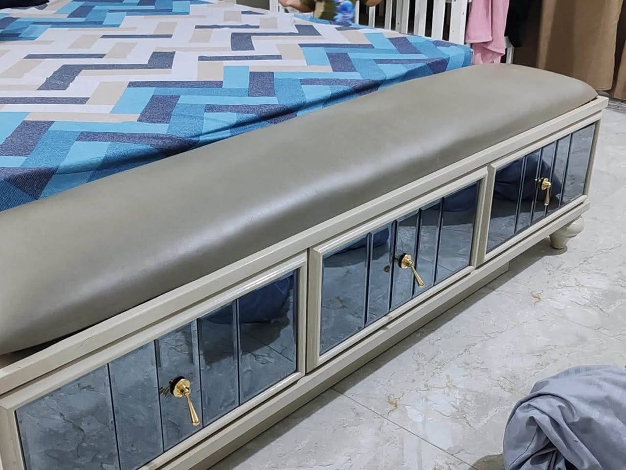 غرفه كلش نضيفه سعر 400 واتساب ***********
