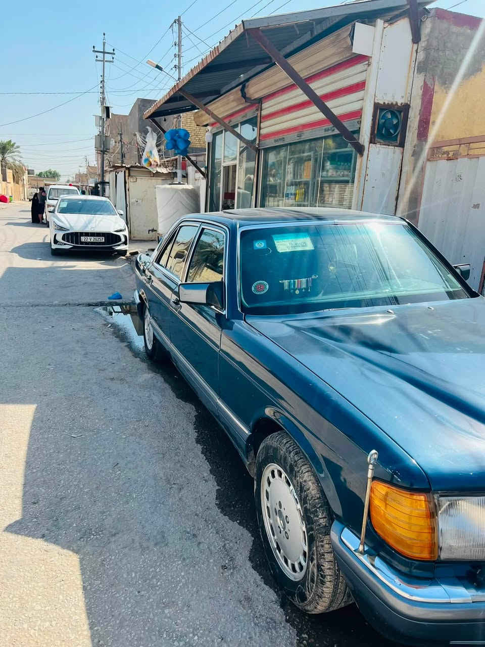 السلام عليكم 
مارسيدس جامبو موديل 1990حجم ٣٠٠ seرقم بغداد مشروع وطني إنكليزي بأسمي مكينه بلادي 6 تبريد شغال تخم تاير نظيف حداديه جيده الكهربائيات شغاله كلها بلادي قواعد سليمة المكان نجف السعر 64
للاستفسار ***********
