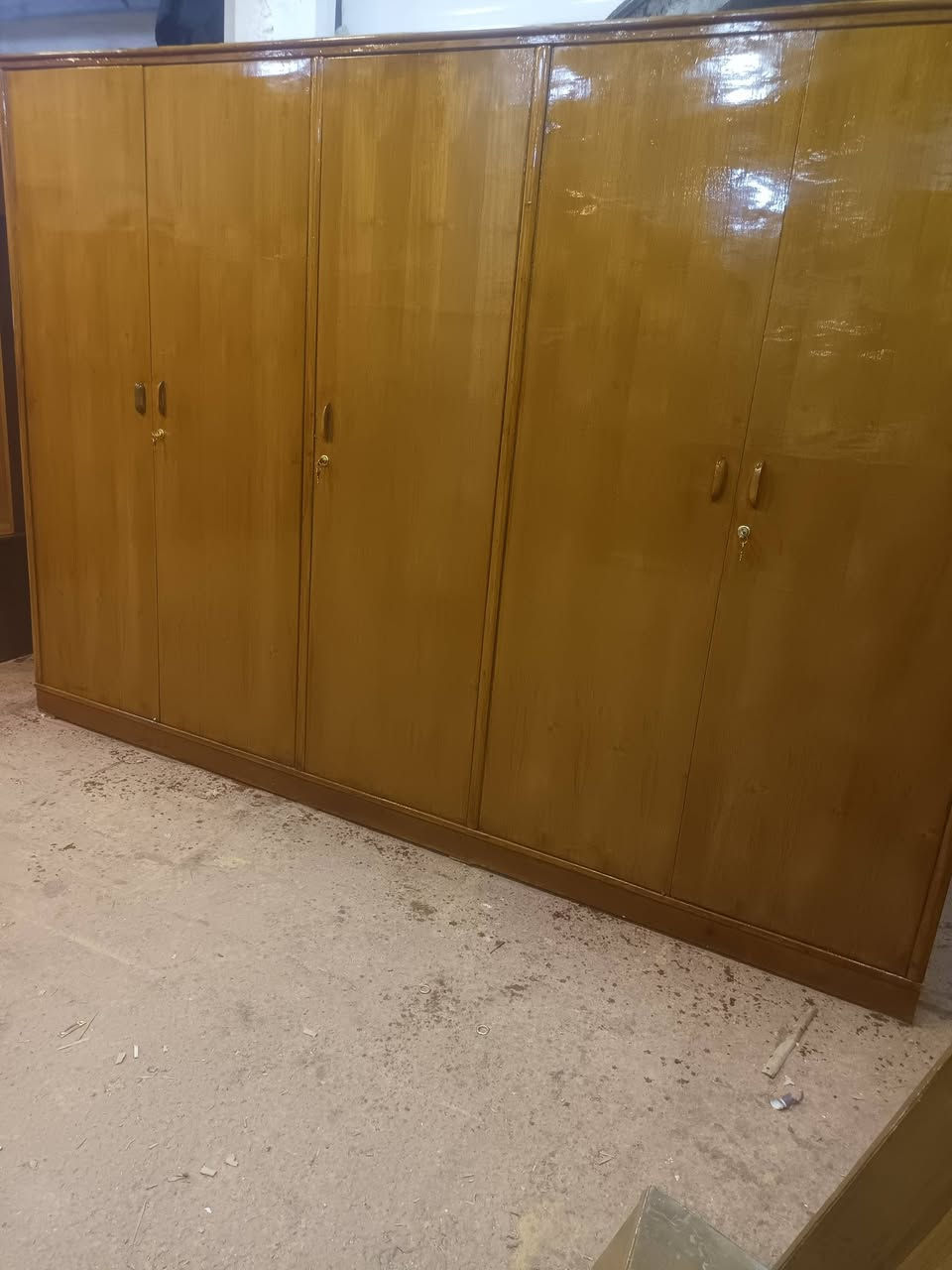 غرفه ام خمسه نجاره كامله الحله ابو غرق السعر خمسميه الف وبيه مجال وتساب أو تصال ***********
