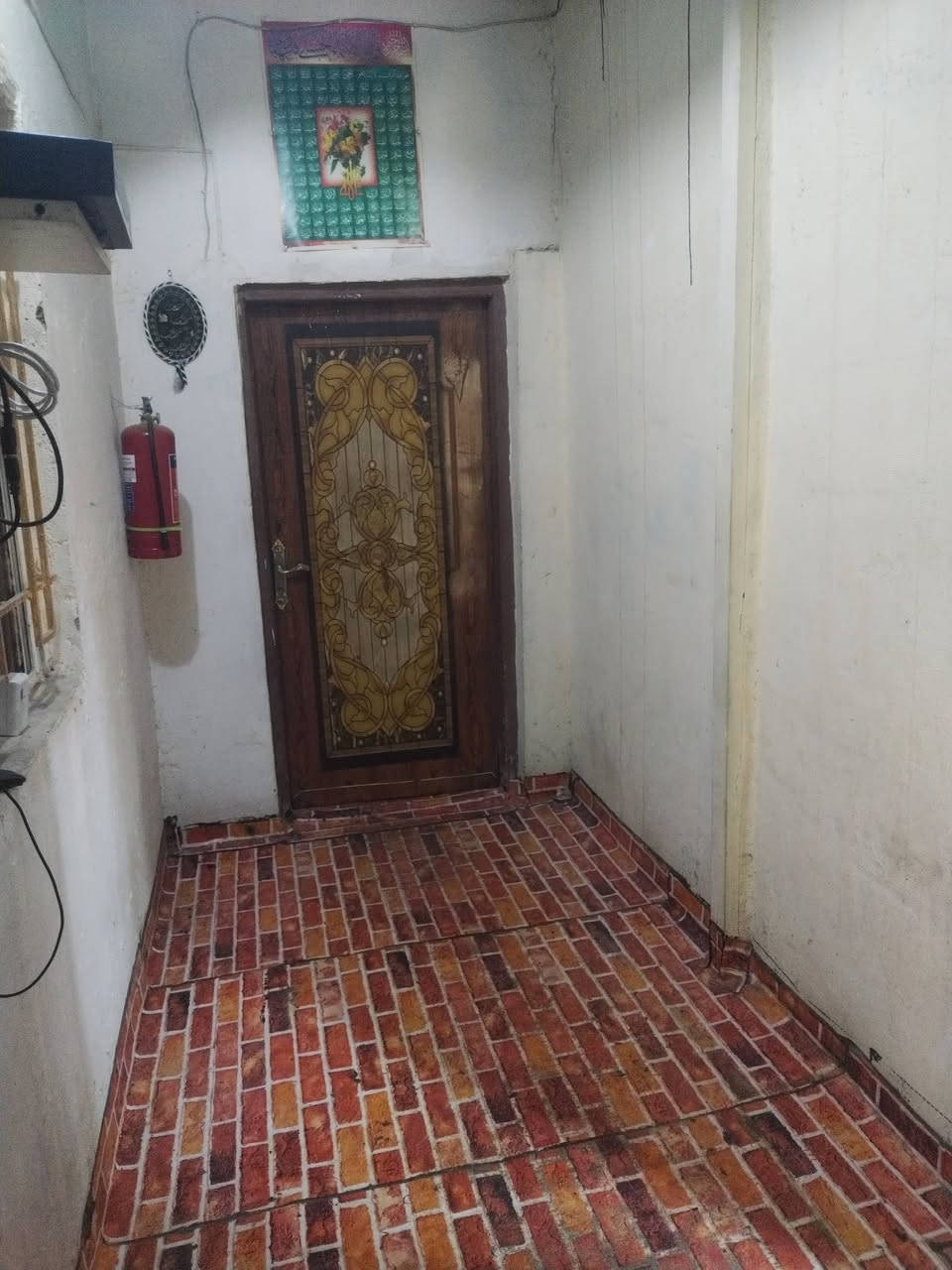 سلام عليكم دار وضع حال سند اصفر من نهد المالكي على الشارع العام للبيع مساحه 150متر بناء80متر 
الدار يحتوي على غرفة نوم استقبال مطبخ صالة 
مساحة بالاخيركانت حديقة او صبيتهه مساحتهه 70متر
الدار يحتوي على ماء كهرباء سحب ذهبي وطني انترنت مجاري مدارس كافة الخدمات 
السعر 45 مليون مع كافة الاثاث وسستم الكامرات
العنوان بغداد كمب ساره شارع مجمع المؤمون
للتواصل ***********
