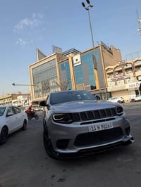 جيب SRT • ٦٤٠٠ • كلين تايتل