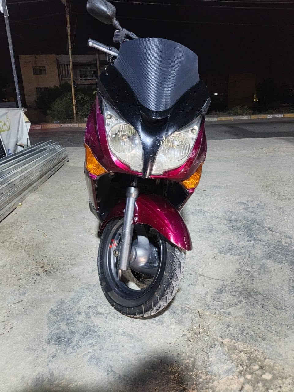 سلام عليكم
سلفر ونج جيتي 400
 مكينه كهربائيات مكفولات 
كفرهة يرادله صبغ  كفرات كلهن كاعدات كبس 
مكاني بابل الاسكندريه سعر 15وبيهة مجال 
***********
