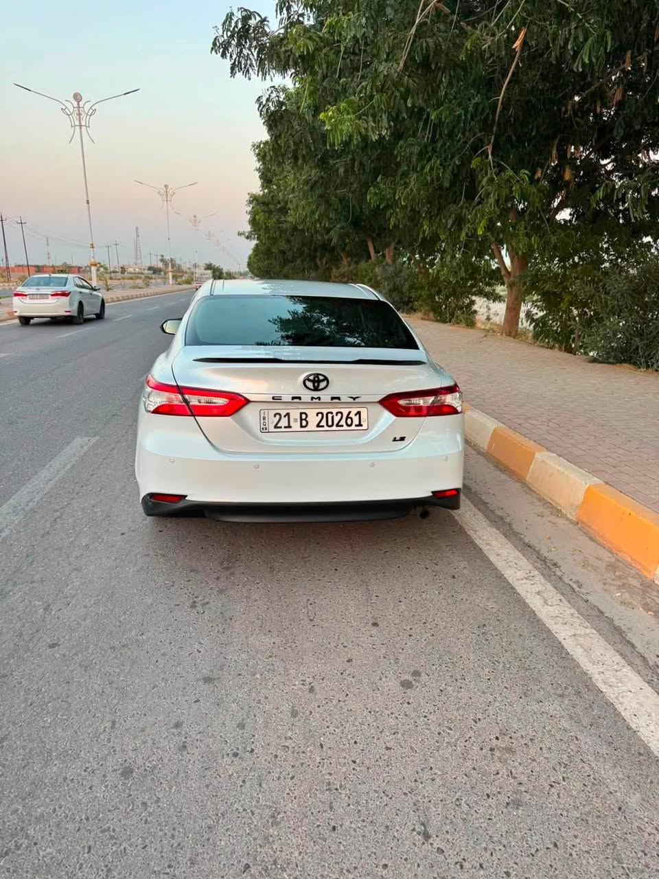 السلام عليكم 
كامري خليجي 2018 مكفوله ما عنده شخط بل جاملغ الخلفي مرشوش فقط الشخط فول موصفات ما عده الفتحه والبصمه الباقي فول تبريد ثلج تحكم ستيرن أشاير بل مري سايد بريك دكمه محرك ٢٥٠٠ ماشيه ٩٣ السعر ١٩٥ 
***********
***********
