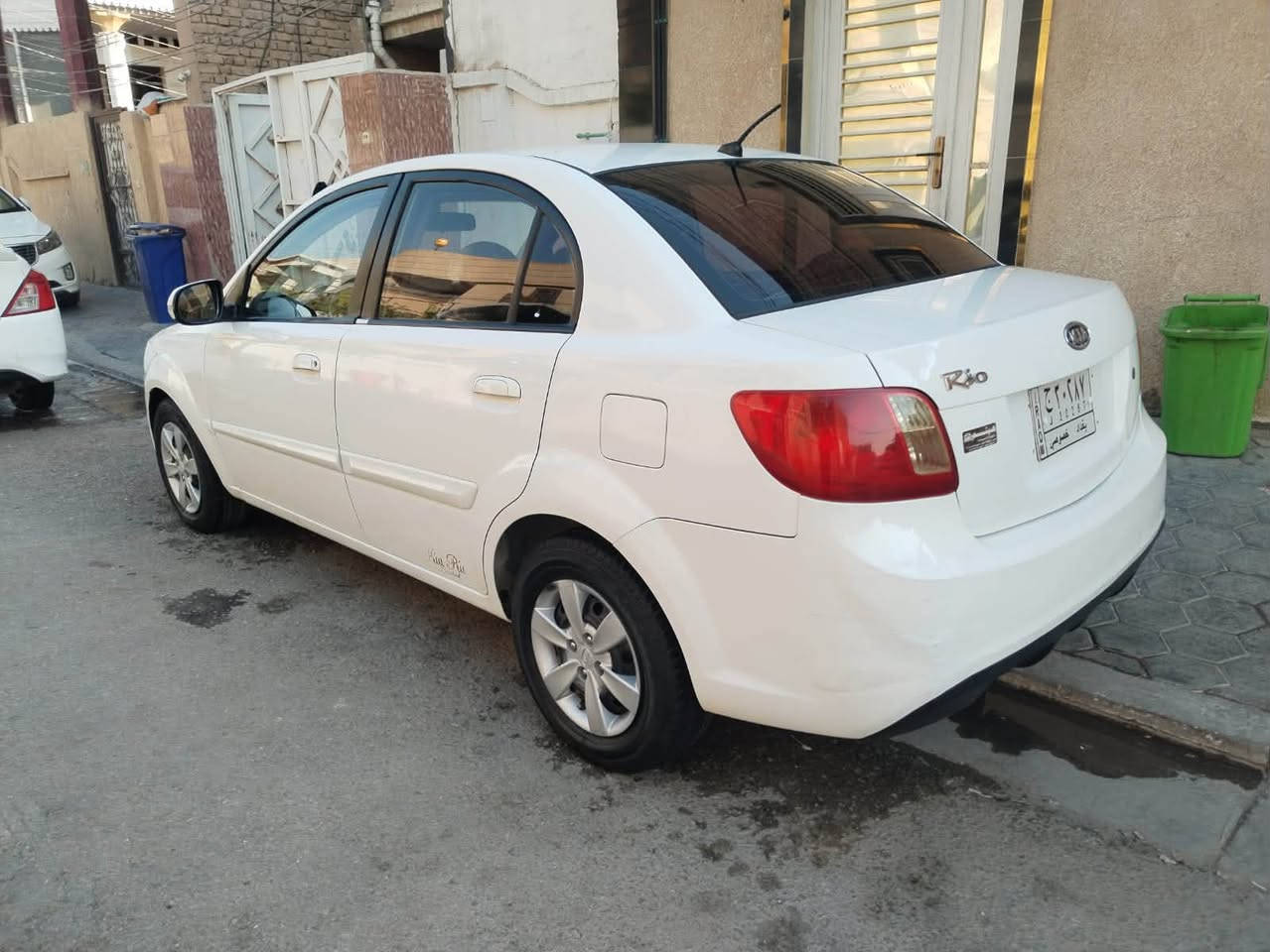 سلام عليكم كيا ريو للبيع موديل 2010 بيها جاملغ صبغ وبيها شبرين بل بنيد صبغ جاهزه من كلشي حداديه جديده
تبريد ثلج ❄️ 
مكلف بل نشر 
مكان سياره كربلاء 
للاستفسار اتصال عل رقم 
📞***********
