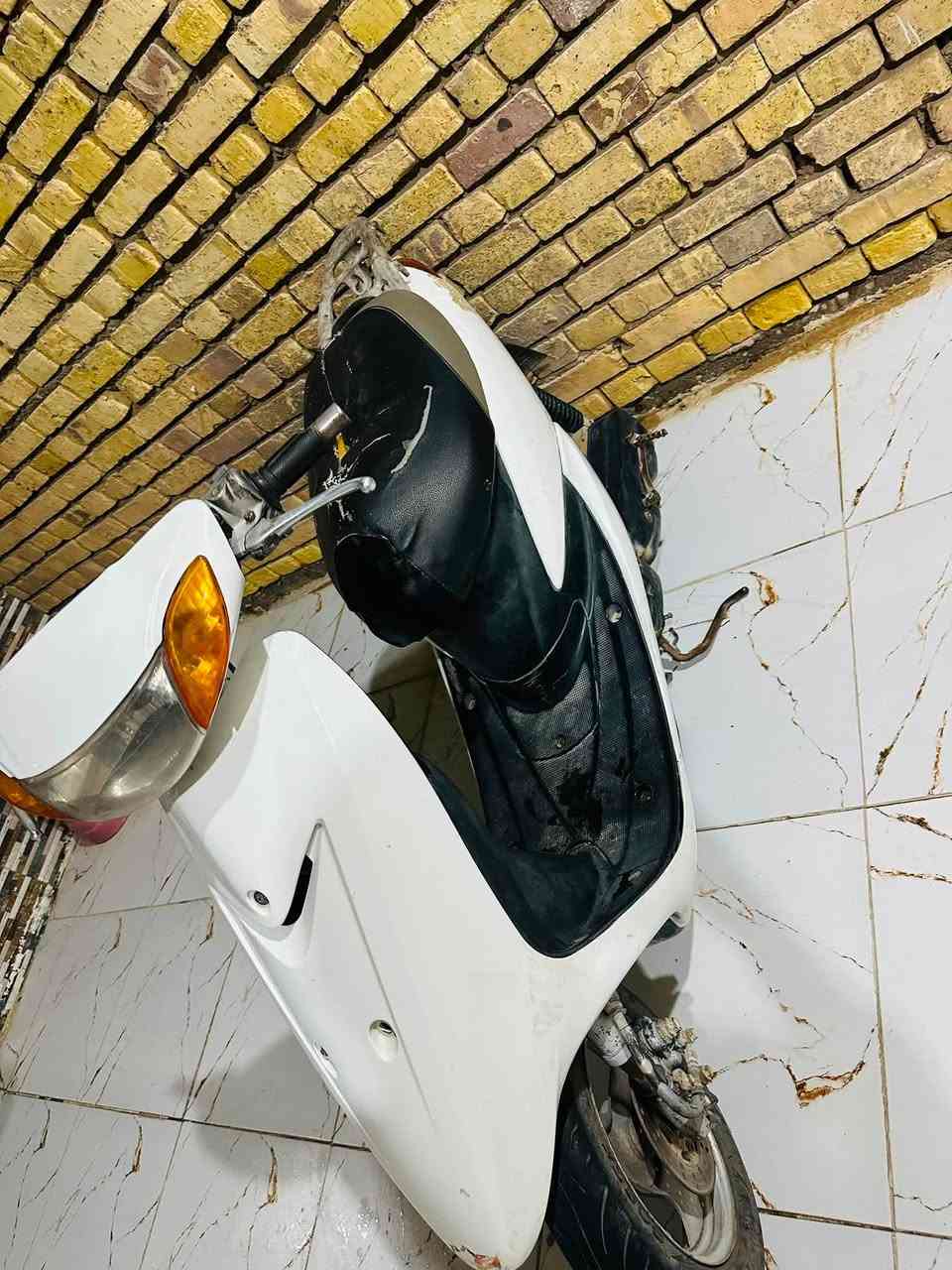 السلام عليكم عصفوريه
مكينه مجفته دراجه نضيفه 
كهربائيات شغاله  
ناصريه مركز سعر 300
***********
