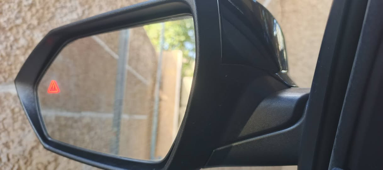 السلام عليكم
للبيع فقط اعتذر عن المراوس 
هونداي النترا وارد امريكي موديل 25 السيارة لبيل واحد جاهزة بدون اي نقص .
((حادث السيارة ربع البونيد صبغ ايرباك ستيرن فقط بدون اي دواخل نهائي تبريد كير محرك صدر حدادية شركة شرط ع الفحص)) .
   دخول جديد منفيست باسمي 
مواصفاته 
بصمة تشغيل وبصمة فتح أبواب وتشغيل عن بعد.
محرك دوش المرغوب .
صندوق ذكي .
رادارات أمامي وخلفي وجانبي.
فول تحكم استيرن.
ويلكب كروم .
تحديد مسار وتوقف ذاتي.
لد نهاري لايت زنون.
تبريد بيانو
شاشة كبيرة تدعم كار بلي.
وباقي المواصفات معروفة 
مكان السيارة بغداد قرب هايبر ماركت البياع 
السعر ب 134 وبيه مجال بسيط 
للاستفسار الاتصال على الرقم التالي 
         ***********
