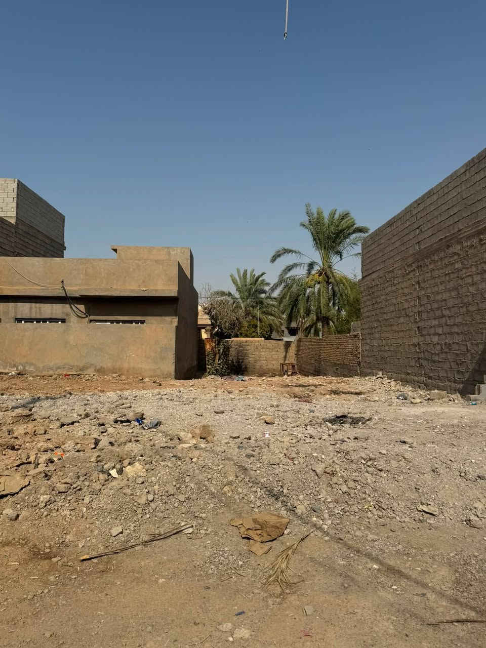 سلام عليكم قطعة للبيع مساحة 300 متر تباع حسب الطلب تريد 100متر او تريد200متر او تريد 300متر طابو زراعي سند
25 كافة الخدمات ماء كهرباء مجاري تبليط الموقع بعقوبة ام العضام شارع مدرسة البروج او الذرة
سعر ال 100 متر 40 ويبهة مجال الهاتف ***********
