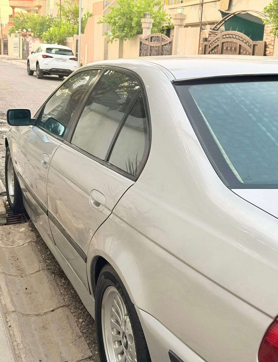 بي ام ٥٢٨i • ٢٠٠٠ • محرك وكير شرط