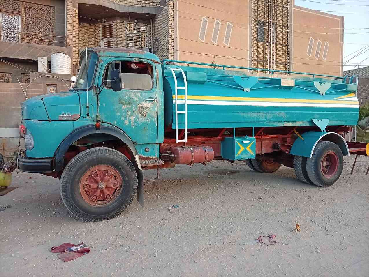 البيع ابوردين موديل 1975 ٨طن بريك هوي***********مكفول
