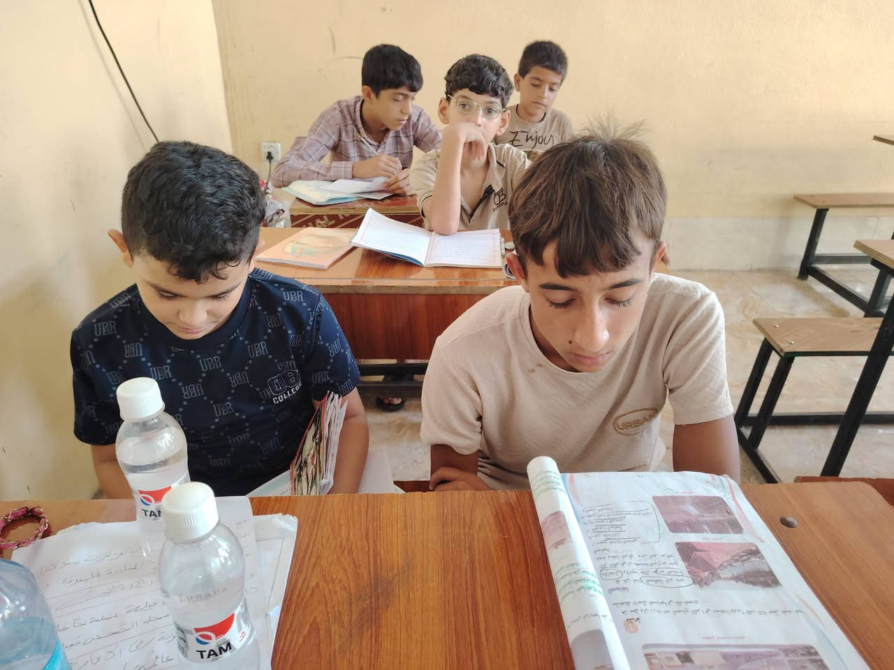 ............ تم فتح باب التسجيل..............
للمرحلة الابتدائية وفق كادر ممتاز على مستوى قضاء بلدروز في معهد الثقة التعليمي الكائن في بلدروز شارع خجو فوق مطعم عباس دبل
*********** /***********
