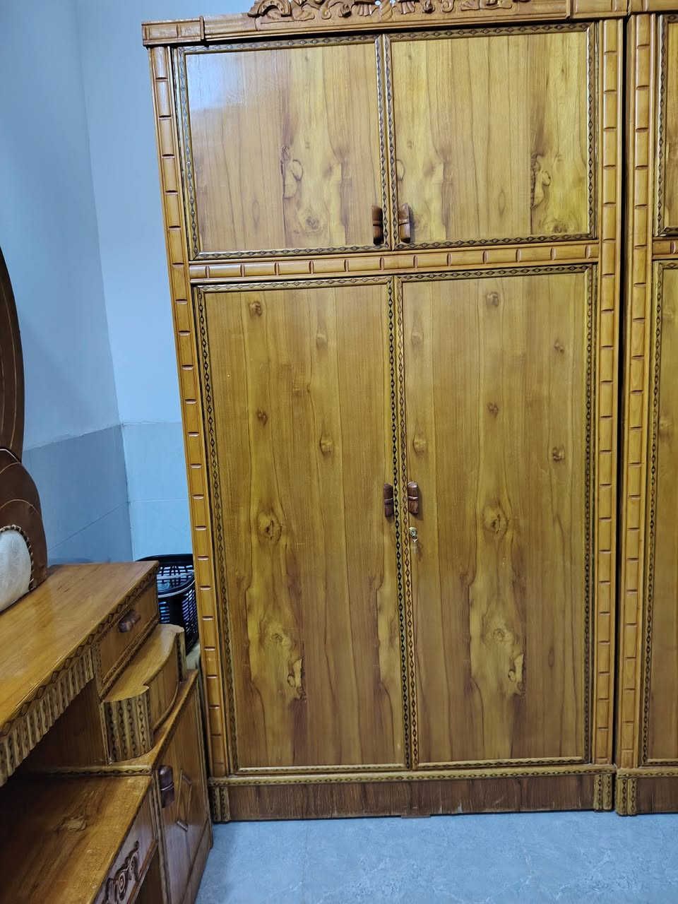 غرفه نوم ام ال٦ أبواب جديده مثل ماواضح بالصور تسكام للبيع للاستفسار الاتصال على الرقم ***********
موجوده بالديوانيه بحي العسكري
