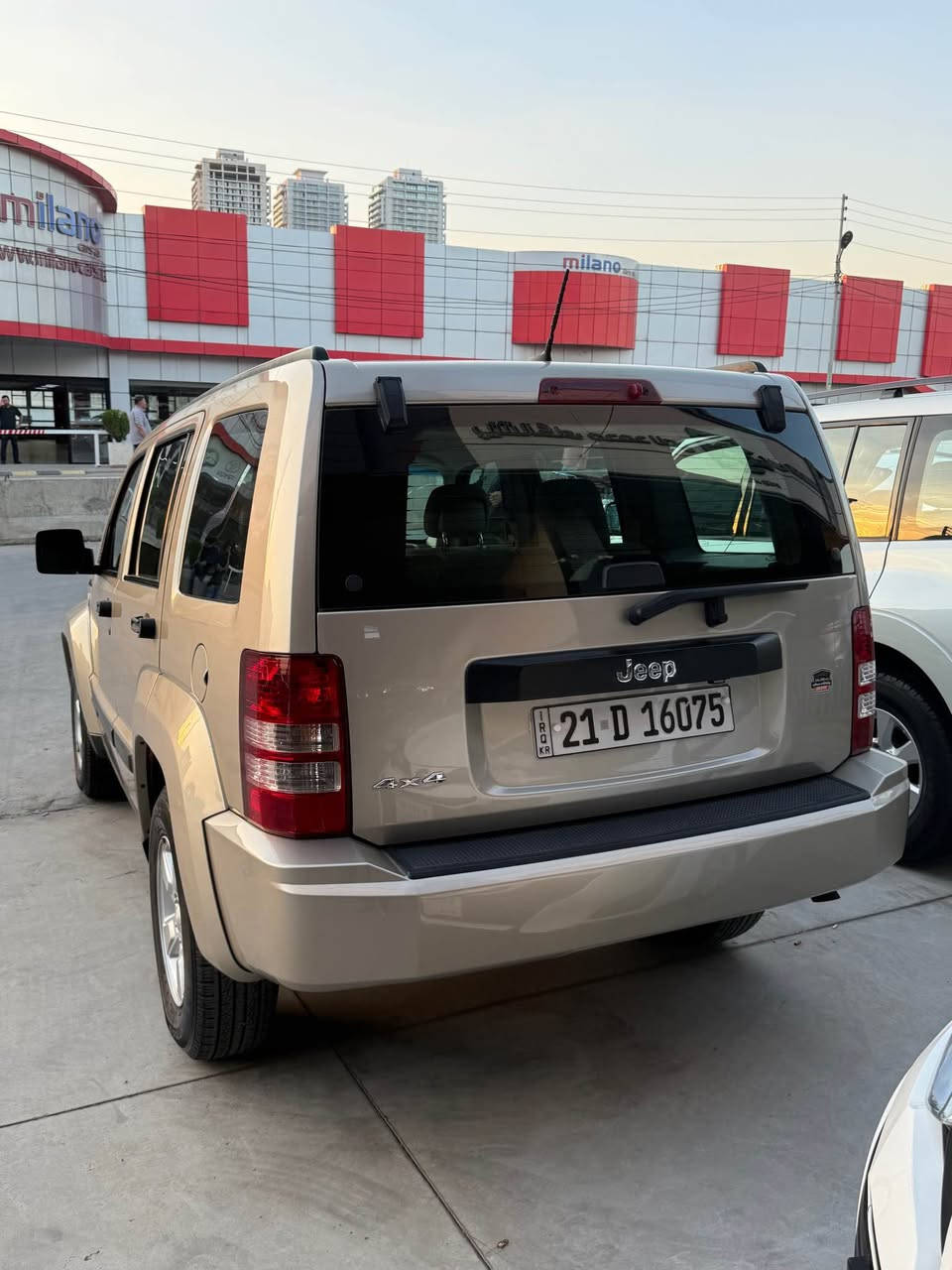 جێب لیبیرتی ٢٠١٠ 
کلین تایتل ( بێ بۆیاخ ) بێ سارد ١٠٧ هەزار حەقیقی ڕۆشتووە 
مەکینە شەش بستۆن ٣.٧ لیتر
گێڕ مەکینە ئەکسل هەمووی بەشەرت 
نرخ : ١٢٧ وەرەقە و مەجالێکی برایانە 
***********
جيب ليبيرتي ٢٠١٠ 
بدون قطرة صبغ كفالة عامه من الصبغ و بارد 
ماشيه ١٠٧ الف حقيقي 
محرك ٣.٧ ليتر
كير محرك اكسل كلها بشرط
سعر : ١٢٧ بيها مجال بسيط 
*********** السليمانية, العراق
