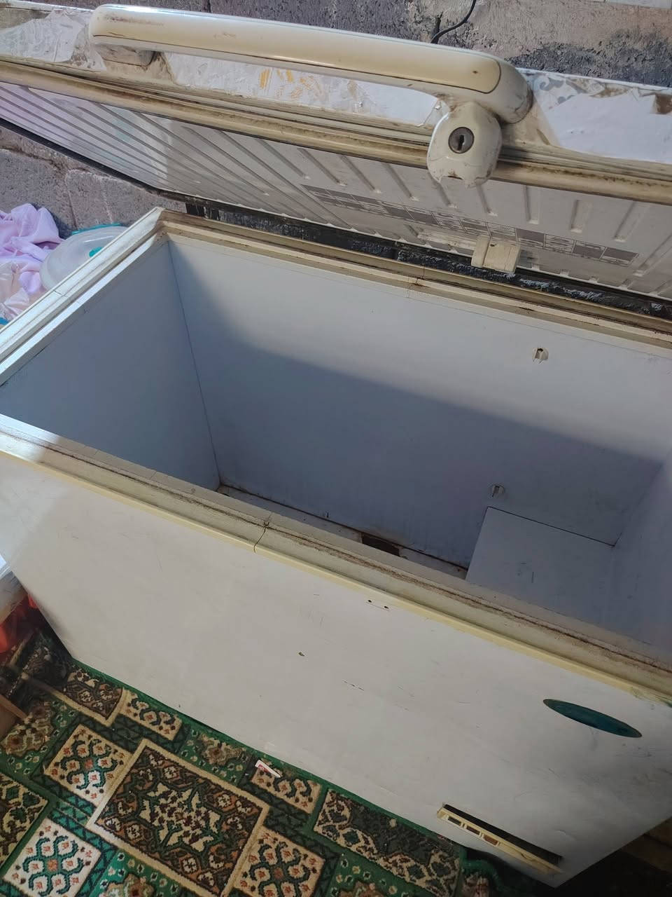 غراض للبيع 
مجمده عوزه بس غاز ⛽ سعره ب100 وبيه مجال 
تخم 10 مقاعد سعر ب275 وبي مجال 
غرفه نوم 💤 صاج سعره ب600 وبيه مجال 
***********
