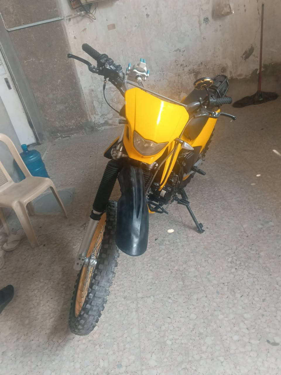 مليون و150 وبيها مجال بسيط موديل 24
***********
