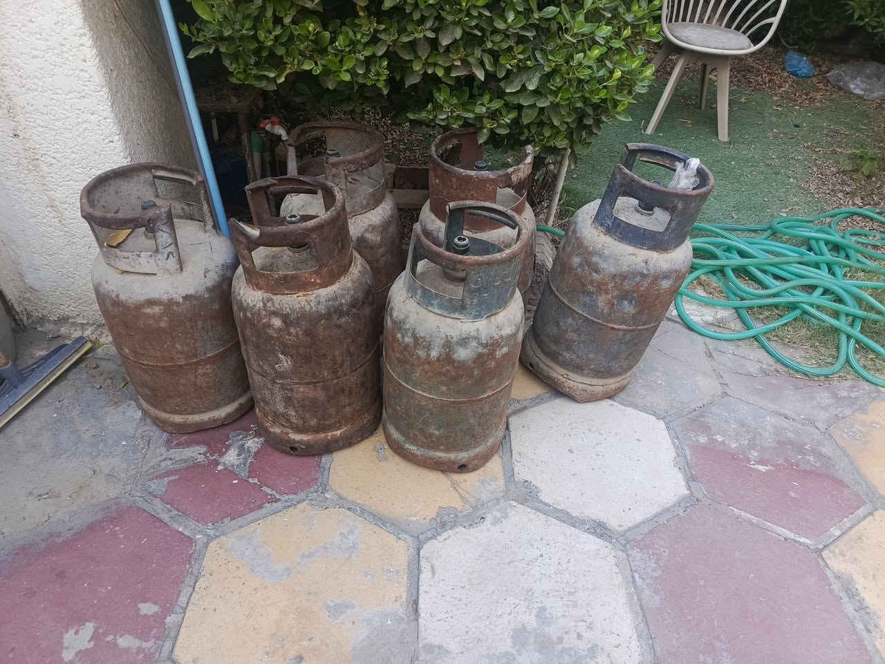 دبات غاز عراقية عدد 6 للبيع سعر الوحده 75 الف المكان بغداد.دورة *********** بغداد, العراق
