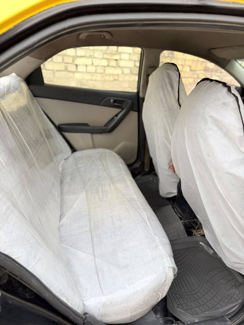 سيراتو 12 خليجي سيارة مال شغل 
محرك كير خير من اللة 
تايرات الامامي جديد الخلفي نص عمر 
حدادية جديدة مشط ستيرن جديد سيارة 
كبل للشارع خير من اللة تبرد ثلج باتري جديد 
والباقي شوفت عينك تجي شوف 
السعر 70
رقم الهاتف 
‏‪***********‬‏
مكان بغداد حي الجهاد
