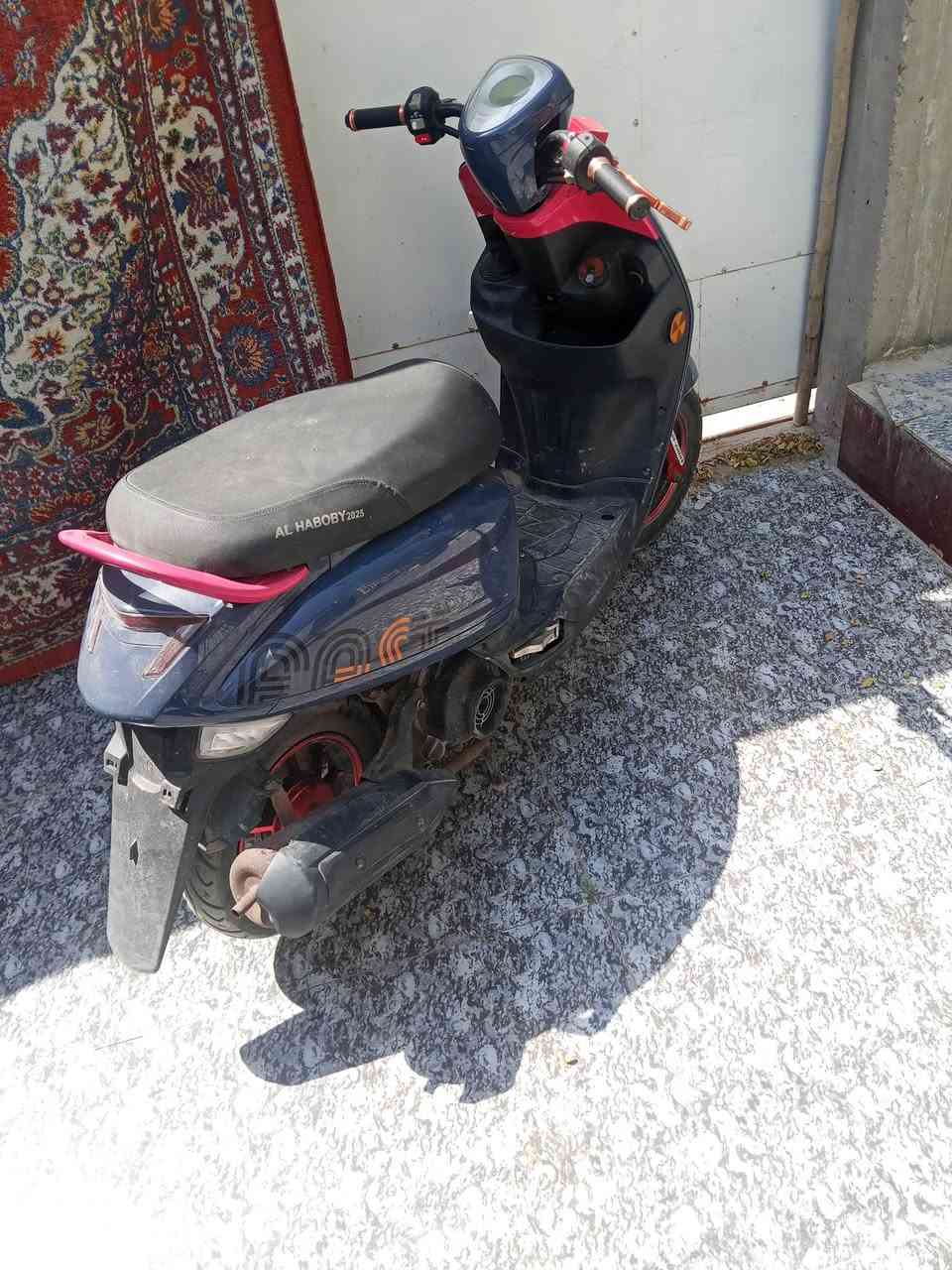 بوليس صيني نضيفه بس تايرها مبنجر مكاني كرنه النعيم ***********
