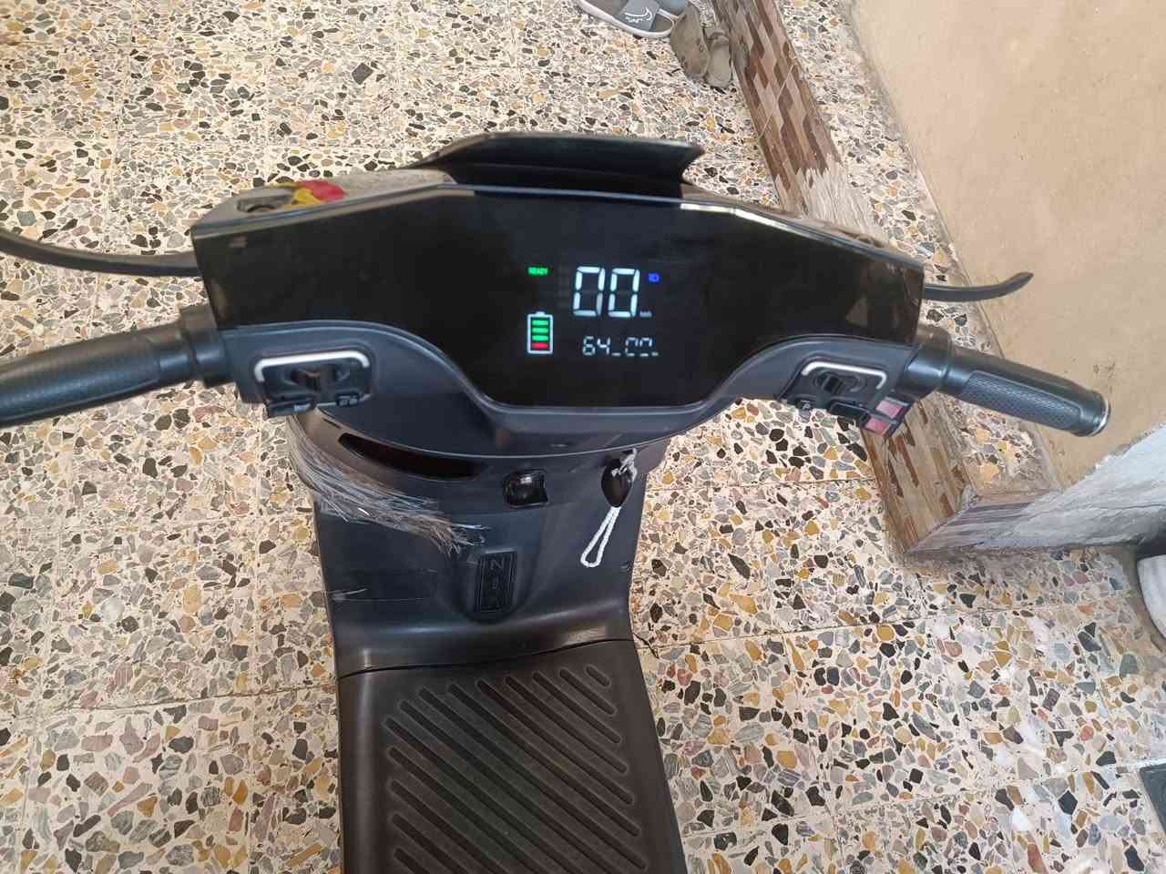 السلام عليكم ماطور شحن للبيع  الماطور نظيف  البطاريات انطيك اياهم شرط ما مفتوح ولا مبدل الماطور فقط بي شخط  خفيفه بالصفحه العنوان بالموصل السعر 400,000 وبي مجال اللي يحب يتواصل ويانا هذا الرقم ***********
