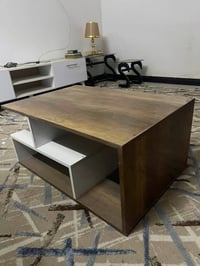 ميز شاشة + رفوف +ميز وسطي مكاني نفق الشرطة السعر ٦٠ الف  07703233255
