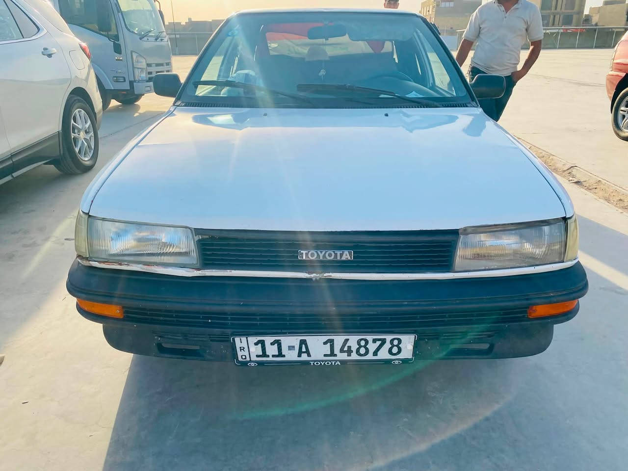 سيارة كورلا موديل 1990يسرا بلاد
محرك جديد حاوية 
تخم تاير جديد باتري جديد 
تبريد شغال 
داخل نظيف جدا 
كير عادي وانطيك وياها كير اوتماتيك مشتريه بس ما شديته 
بيع فقط بيع مستعجل  السعر 40 ورقة بيها مجال جداً قليل 
المكان/كوت -مركز المدينة
للتواصل ***********
