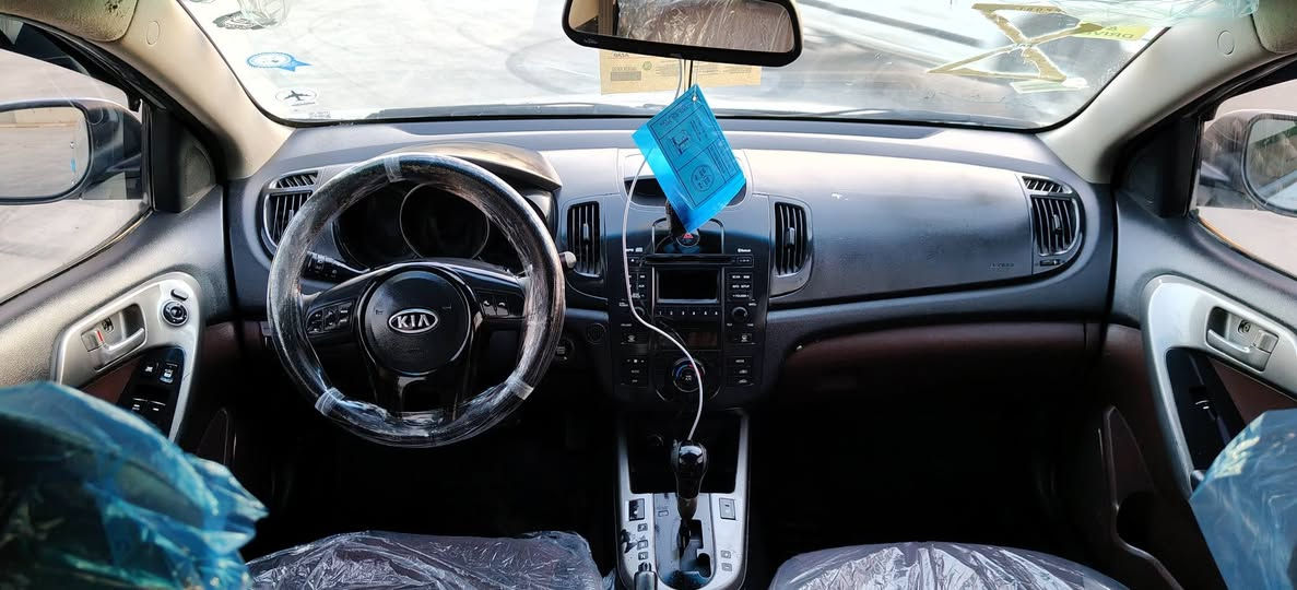 سڵاو 
KIA SERATO
مۆدێل 2011 بڕاوە کۆدی هه یە بەشەرت گێڕو مەکینەی بەشەرتی فیتەر سەقف بەشەرت کەفەر بەشەرت شەنسی بەشەرت بەسمە کاوێنە ئیشارەت جلد هیتەر حاسە ساڵنساگەورە ئاوینە کارەبای گێڕ عادیو تۆماتیک کارە بای بەشەرت ABS بەشەرت دەعموو لێدراو بەشەرت سەقفی وەک شوشە وایە چاڵو شخوتی نییە ناوی وەک شەریکەماوەتۆ کامل مەسرەف کراوە دیناری مەسروفی نییە چوار تایەی  تازە خایساتی،نییە شوین هه ڵەبجەی تازە ***********
سعر 43 مەجالی برایانە دار بنديهكان, السليمانية
