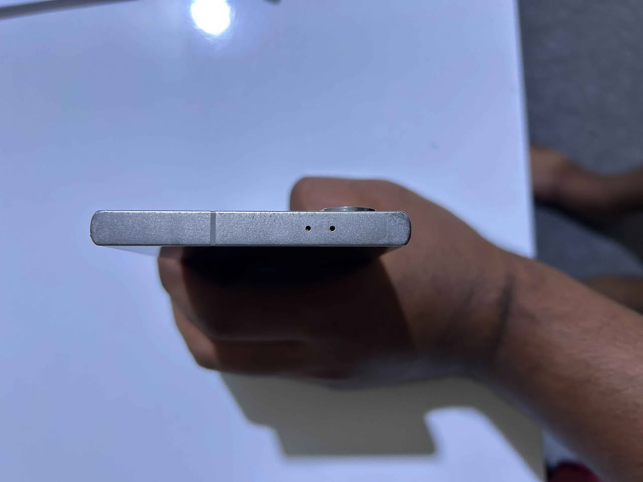 السلام عليكم جهاز galaxy s 24 ultra الجهاز خالي من اي مشاكل ونظيف عدا الضهر وكع مني بدون كفر وباقي الجهاز كلش نظيف ومابي اي مشكله مثل ما موضح 
دبل سيم كارت شرق اوسط عارضه جوه سعره ب ٢٠٠ الف اقل شي من وره الضهر بس يعني سعره قفل لحد يعامل اذا شراي خاص او اتصل *********** متوفر واتس المكان بغداد اليرموك حي الداخلية بغداد, العراق
