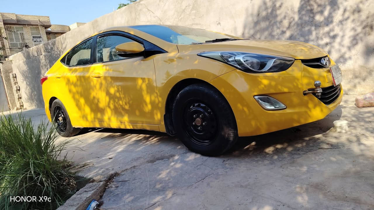 السلام عليكم انترا للبيع موديل 13 سياره خليجي محرك 1800 بها قطعه واحده تبديل  باب السائق فقط السعر 90 وبي مجال مكان  النجف***********
