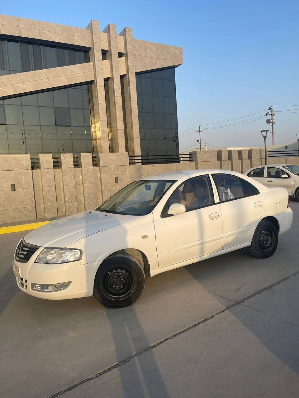 نيسان صني ياباني موديل ٢٠١٢ 
حادثها بس صبغ باب وجاملغ خلفي ودرايم شفت واحد عاطل 
كهربائيات شغاله 
ادامه فول 
حداده ٩٠ بلميه مصلحه 
سعرها ٩٤ ورقه وبيها مجال
رقم جديد 
سنويه جديده بئسمي
المكان البصره_تحسنيه 
هاتف***********
