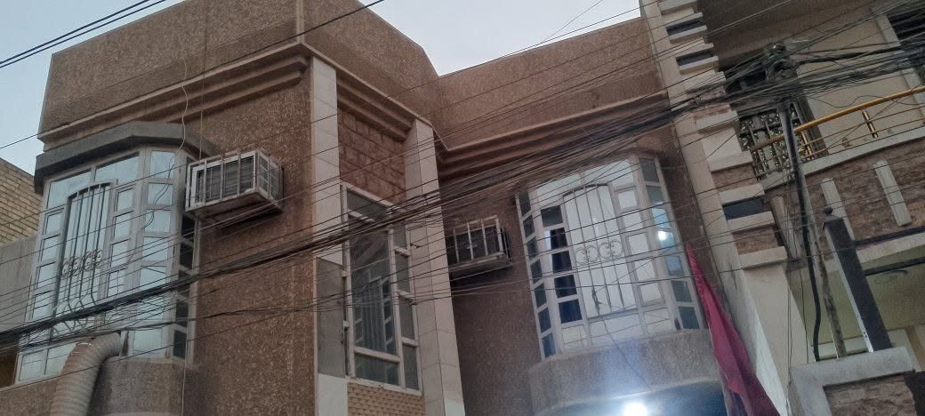 بيت لبيع مساحة 130 متر واجهي 6 ونص طابقين مسلح طابو صرف العنوان نعيرية يم حسينية انجليزي قرب مدرسة سومر رقم الموبايل *********** السعر 285 بية مجال لطبين
