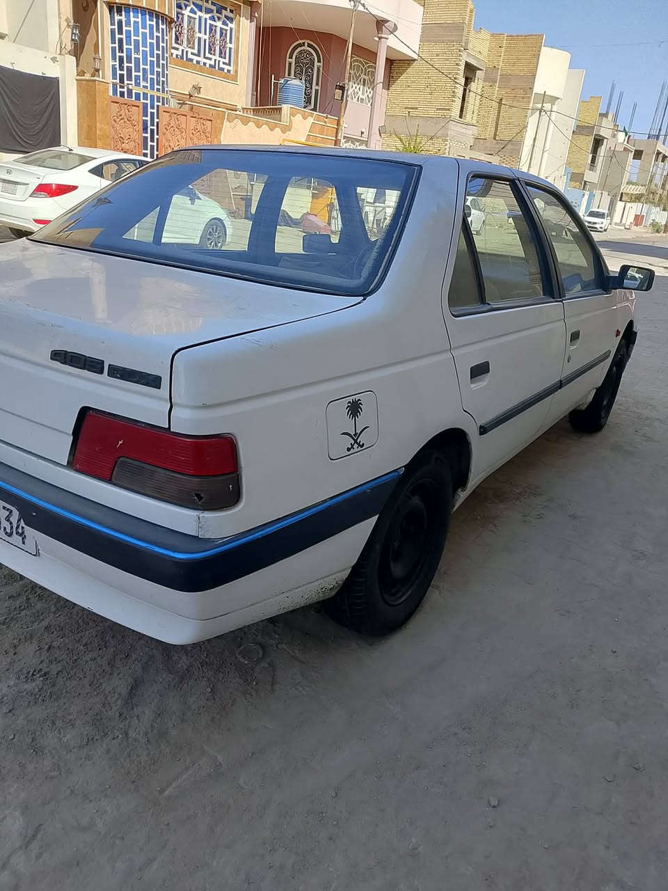 السلام عليكم لبيع بيجو ٤٠٥ جاهزه من كلشي مكينه جديده كير جديد حدادية جديدة كهربائيات كله شغله تبريد ثلج تخم تاير جديد ماناقصه أي شي سنويه باسمي رقم جديد هزه جديده مداور ثاني يوم مكاني النجف السعر ٣٥ وبيه مجال ***********
