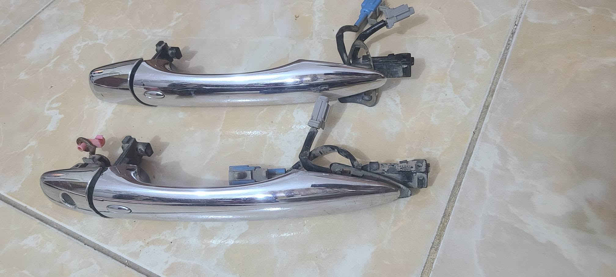 انڤنتي FX35/FX50 • كشنات • بصمة يد الباب