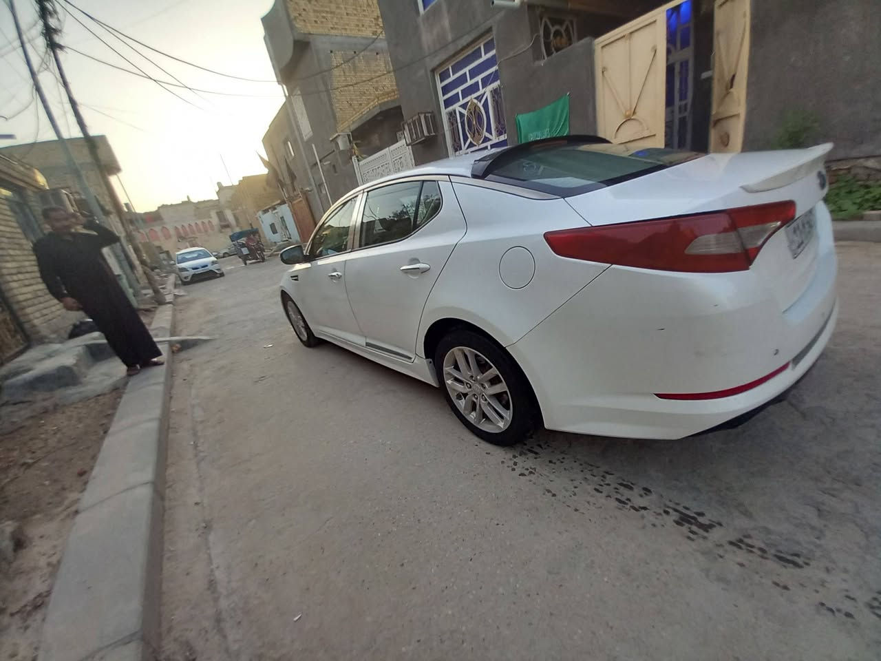 سلام عليكم سياره للبيع كيا اوبتيما خليجي موديل 2013 محرك 2400 بصمه حساسات سياره باسمي رقم بغداد هزه جديده سياره جديده ما عوزه شي مكان الناصريه المركز السعر 110 وبيه مجال قليل اتصال على رقم ***********
