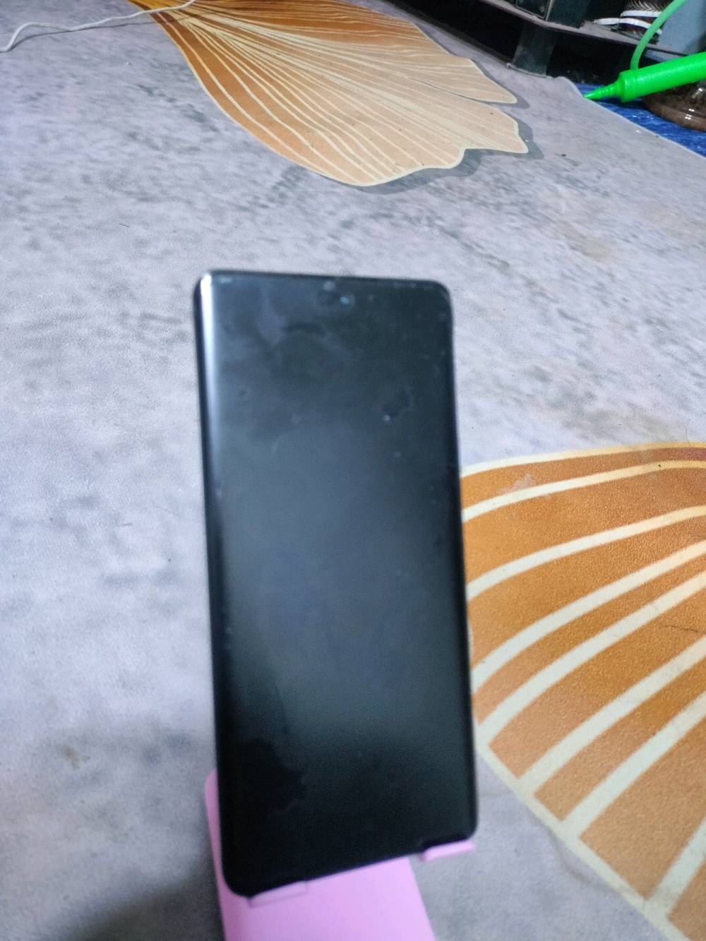 ا تلفون هونر x9c نضيف كدامكم صارلي شهرين ماخذه مداخل تصليح ولا بي اي مشكلة حتى لزكة مال ماكسيف شادلة تجي تاخذة وتروح ذاكرة 256 رام 12 بطارية عملاقه 6600 مع ملحقاته عنوان بغداد الحسينية *********** السعر 360
