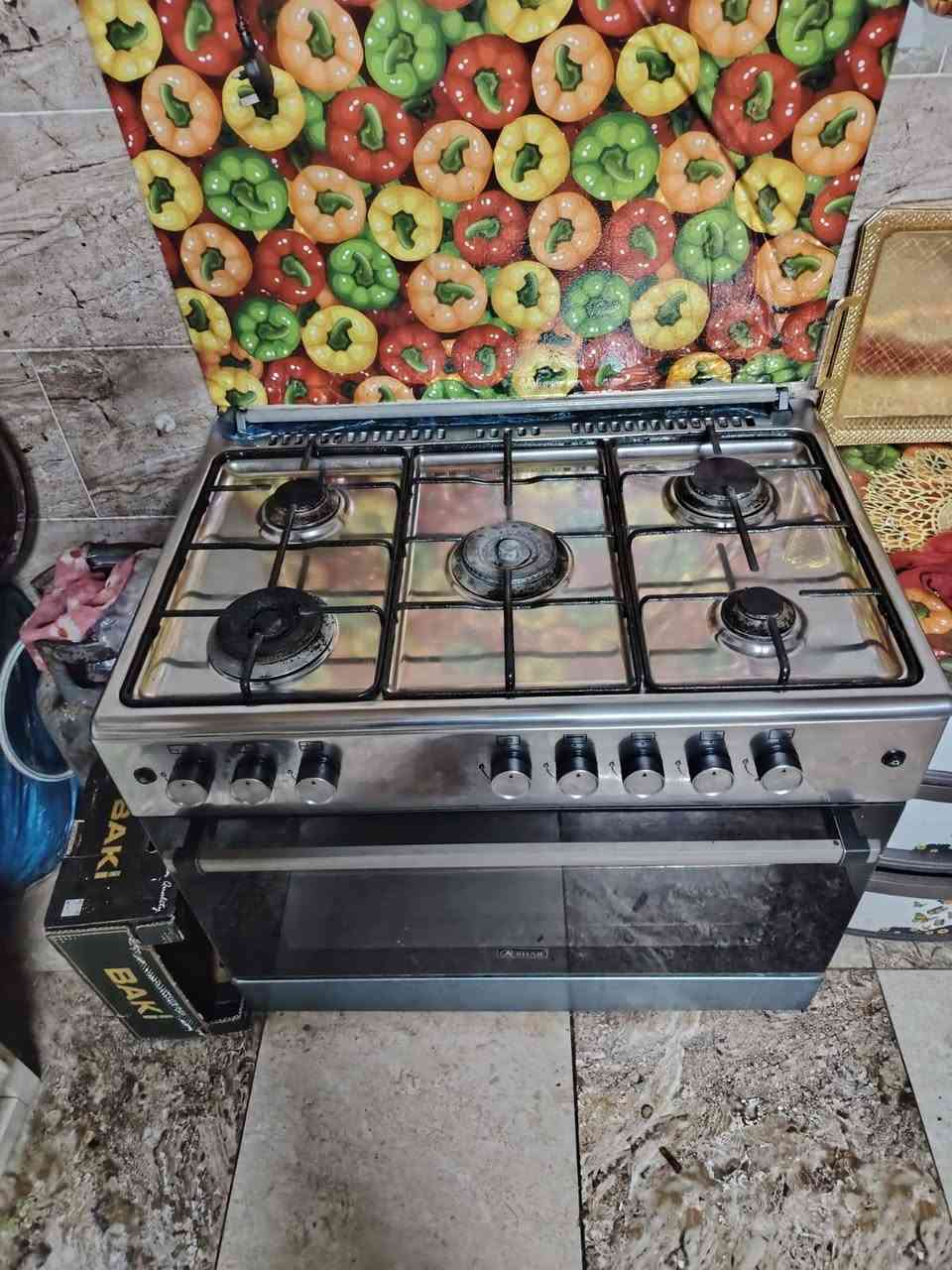طباخ كهربائي • استعمال شهر • نضيف