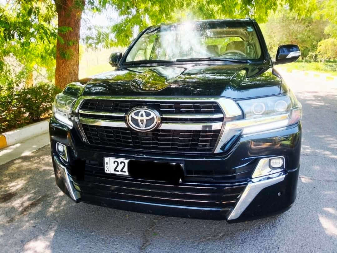 🔥 لاندكروزر 2016 - V8 (فول مواصفات) 🔥
📌 تفاصيل السيارة: سعر مناسب 

• الموديل: 2016

• المحرك: 8 سلندر (V8) - سعة 4600cc (عزم وقوة مع اقتصادية ممتازة بالبنزين)

• المواصفات: فول مواصفات 1/1

✨ أهم المواصفات والكماليات:

• فتحه سقف

• بصمة تشغيل + بصمة أبواب + تشغيل عن بُعد

• شاشة كبيرة + كاميرات 360 درجة + حساسات أصلية (أمامي وخلفي)

• نظام دفع رباعي (4WD) مع أنظمة القيادة في الطرق الوعرة (Crawl Control)

• كشنات كهرباء / جلد بحالة الشركة

• ثلاجة أصلية

• مكيف ثلاثي المناطق (تبريد مركزي شغال ثلج)

• مرايا جانبية كهربائية + طي آلي (شفط)

• أضواء LED هالوجين + كشافات مصد

• نظام صوتي متكامل + مدخل AUX / USB / Bluetooth

• ويل كب حجم كبير مع أنظمة أمان متكاملة (ABS, ESP, Airbags)

📍 للطلب والمعاينة أو لمعرفة التفاصيل والحديد:

تواصل معنا مباشر عبر الأرقام التالية (اتصال / واتساب):

📞 ***********

📞 ***********
