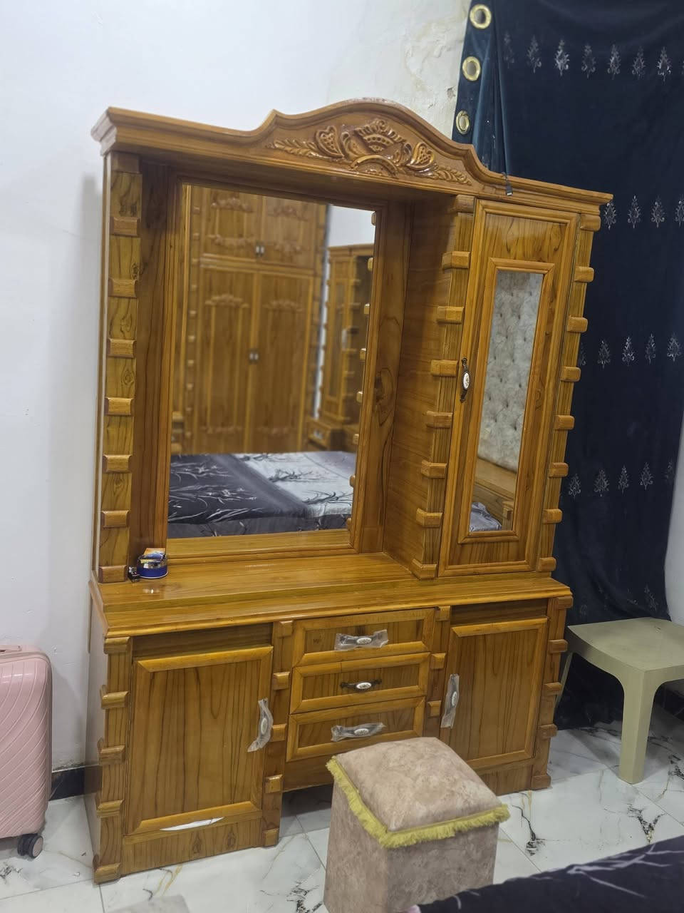بيع مستعجل 🔥🔥🔥🔥***********

السلام عليكم
 غرفة عراقية صاج ونجارة عراقي  صار شهر 
اشتريتها ٢مليون  بعدها بجيسها جديدة وحاليا احتاجينا فلوس رايدتها مليون ونص *********** 🌸   مكانها كوت الجديدة
