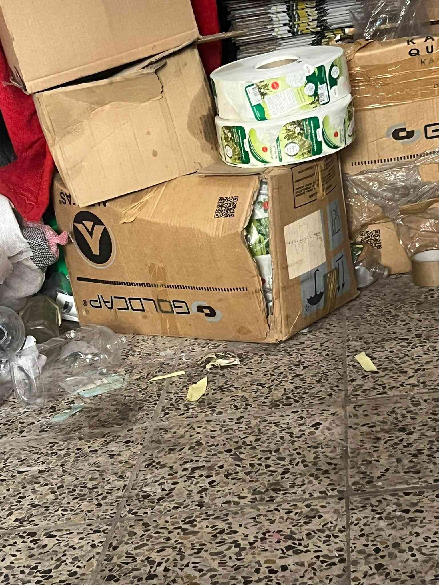 للبيع معمل كامل مال شامبو معه بطل معه كارتون معه ستيكر *********** للبيع شلع مكان بغداد طب خاص وتدلل

