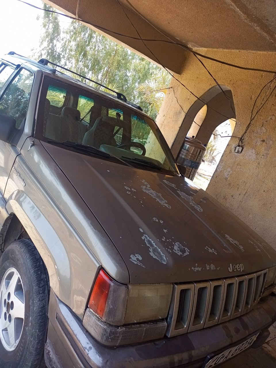 جيب شيروكي موديل 95مكينه وكير بلادي سياره مابيه صبغ بنيدهه واضح في الصورة رقم ديالى نكليزي السعر 35 مكاني ديالى بعقوبة ***********
