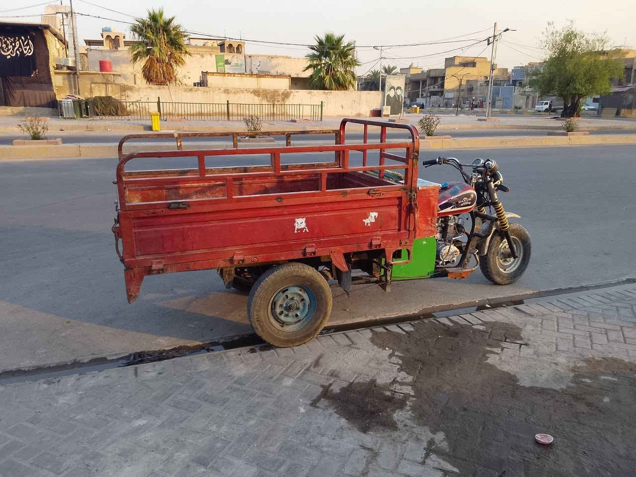 السلام عليكم ستوته للبيع مديل ١٥
شاصي ركبه كفاله اكسن جديد 
تايرا نظيفه دبلات شغالات 
اوراق   السعر ٧٥٠
 عنوان حفريه ناحية تاج الدين الصويره
*********** 
***********
