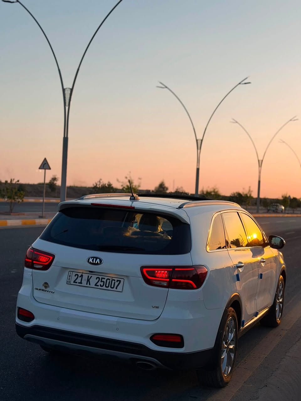 🚘 سورنتو 2019
🔹 خليجي 1/1 — فول مواصفات
🔹 محرك V6 سلندر
🔹 ماشية 82 ألف كم حقيقي وقابلة للزيادة
🔹 مكفولة كفالة عامة من كلشي
🔹 بونراما + بصمة تشغيل
 شحن لاسلكي 
🔹 كشنات كهرباء 2
🔹 كشنات جلد  + خط برتقالي، وبعدهن بالجيس
🔹 صندوق كهرباء ⚡️
🔹 حساسات + كاميرا خلفية
🔹 تحكمات ستيرن
🔹 ويل كروم
🔹 هندبريك بالرجل
🔹 فول مواصفات السورنتو المعروفة

السيارة حيل جديدة وعلى وضع الشركة

* كير ومحرك وكشر كفالة
* لا بارد ولا صبغ
* تخم تايرات جديدة، متبدلة قبل كم يوم ولأول مرة
سياره بعدها بلزكات شركه 
📄 رقم سليمانيه مميز دولي جديد تحويل مباشر 
هزة وسنوية جدد

💰 السعر: 233$
وبيها مجال بسيط للشراي

📍 العنوان: الرمادي

📞 للاستفسار: ‭***********
