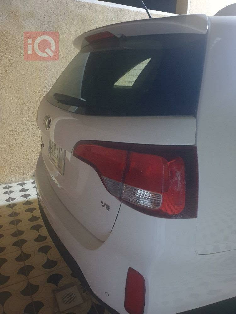 سورينتوا ٢٠١٥ للبيع
٦ سلندر 
٧ راكب 
ابيض رقم بغداد خليجي 
بصمة وترحيب 
حساسات خلفي امامي وكاميرا 
٣ قطع تبريد 
السعر ١٦٠ وبي مجال 
مكان السيارة الدجيل 
للتواصل ***********
