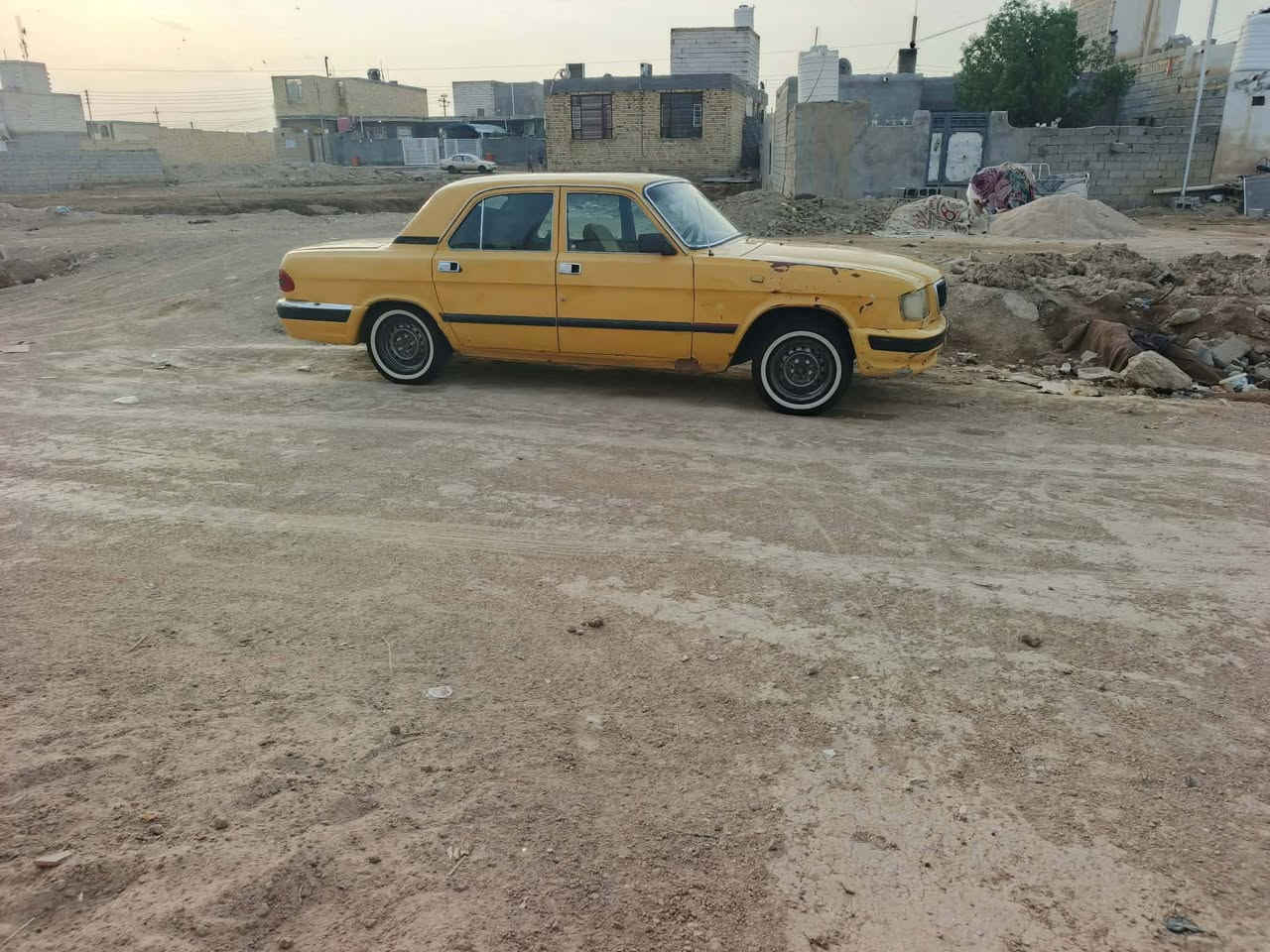 للبيع • تراوس • استفسار