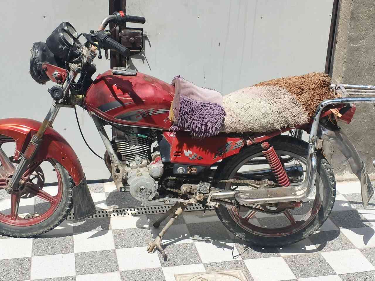 سلام عليكم درجة للبيع .  سعرها 175بيها مجال قليل  العنوان بابل القاسم رقم ***********
