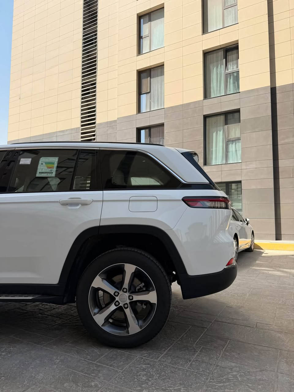 Jeep Grand Cherokee 2024
✨ Limited Plus Luxury | 3.6L V6 | 4×4
* ماشية: 4 الف فقط 
* الموديل: 2024
* المحرك: 3.6L V6 Pentastar
* القوة: 293 حصان
* العزم: 352 نيوتن.م
* ناقل الحركة: أوتوماتيك 8 سرعات
* نظام الدفع: 4×4
* نوع الوقود: بنزين
* عدد المقاعد: 5
* المواصفات: خليجي
* فتحة سقف بانوراما
* رادار أمامي وخلفي وجانبي
* مثبت سرعة تكيفي
* كاميرا 360°
* فرامل طوارئ أوتوماتيكية
* شاشة وسطية قياس 10.1 إنچ
* Apple CarPlay وAndroid Auto
* مقاعد جلد كهربائية
* ذاكرة للمقاعد
* تبريد وتسخين المقاعد
* تدفئة المقود
* تسخين المرايا الجانبية
* نظام صوتي Alpine
* تشغيل عن بُعد
* حساسات أمامية وخلفية
* إضاءة LED
* جنوط قياس 20 إنچ
* أربعة أنظمة قيادة
* السعر: 42.800$
بغداد - حي الجهاد - مجمع النسيم
***********
