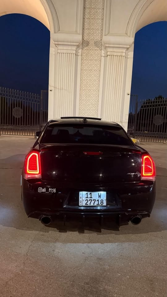 **للبيع اوباما C300 RT

✅ موديل: 2017
✅ اللون: اسود
✅ المحرك: 5700 V8
✅ الكير:اوتوماتيك
✅ الممشى:74 ميل
✅الرقم: بغداد

**المواصفات:**
⚜️فول مواصفات 1/1⚜️

📍 بانوراما
📍 وضعيات قيادة متعددة (Auto, Sport, Track, Snow, Tow) ✨
📍 تدفئة بلمرايا الجانبيه♨️
📍 تدفئة بالستيرن ♨️
📍 مقاعد كهربائية عدد ٢
📍 تدفئة + تبريد بالمقاعد♨️❄️
📍 مقاعد خزن ميموري

التزويد : جكات S3 - دركه مضلع كاربون فايبر - شوته رياضي KN - هدرز - فجوج برمبو - ويل SRT اصلي - برمجه 🚀

* المكينة والگير بحالة ممتازة، كفالة عامة، بدون تبخير أو تنقيص أو أي مشاكل.
* جميع الكهربائيات تعمل بشكل طبيعي.
* الضرر : حادث بنيد + جاملغ  مبدلات نفس اللون بدون صبغ

ســعــر ✅ :: 185

📍 **الموقع:** كربلاء
📞 **للاستفسار:*************

نص مكتوب في الصور:
- @ali_f116